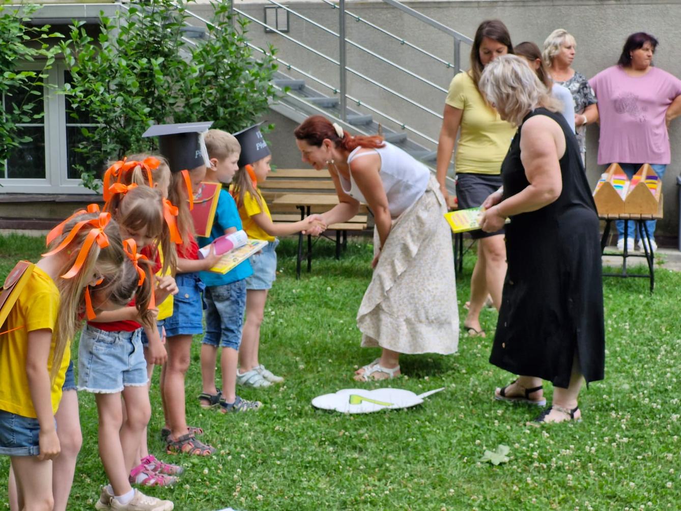 ZAHRADNÍ SLAVNOST - 1