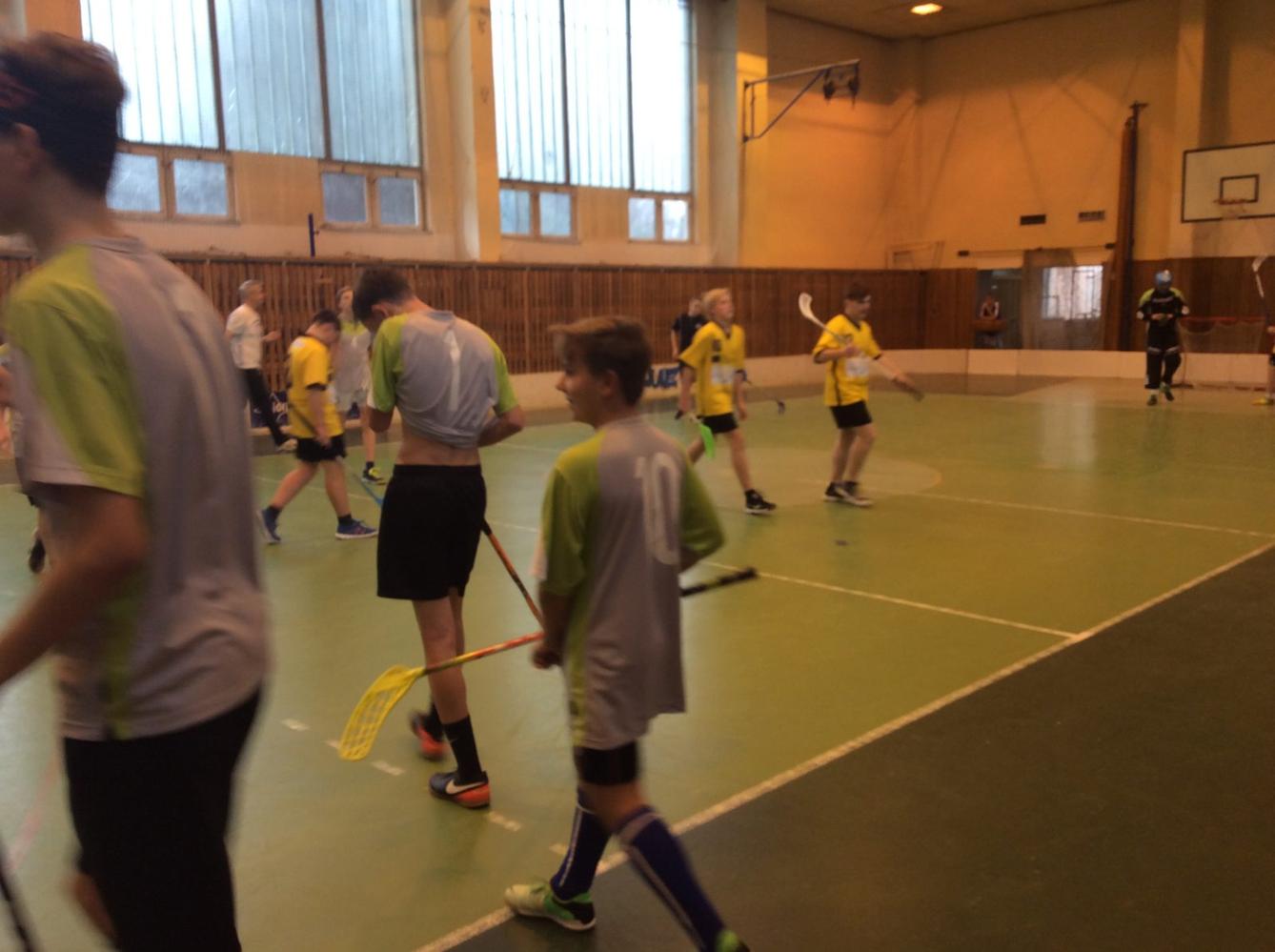 Postup florbalistů do kraje - 13