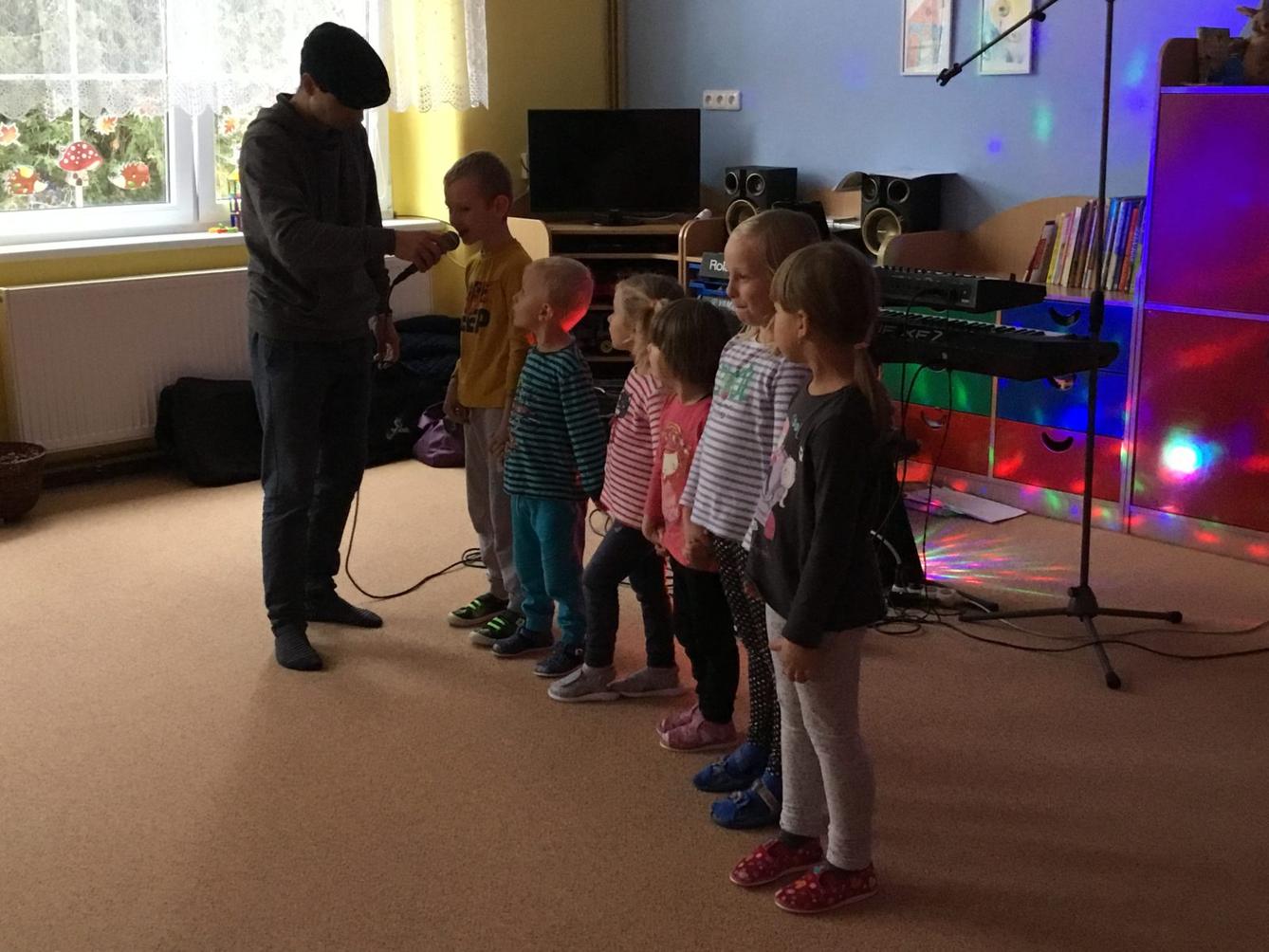 "RYTMICKÁ SHOW" v MŠ - 2