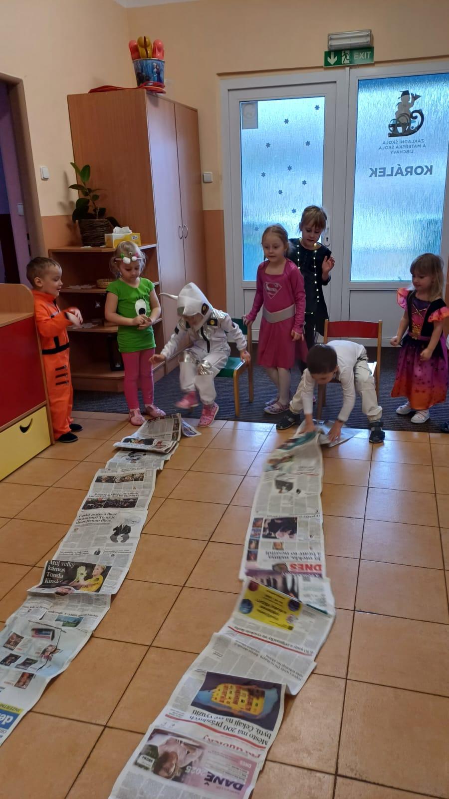 karneval na téma vesmír + přehlídka raket - 5