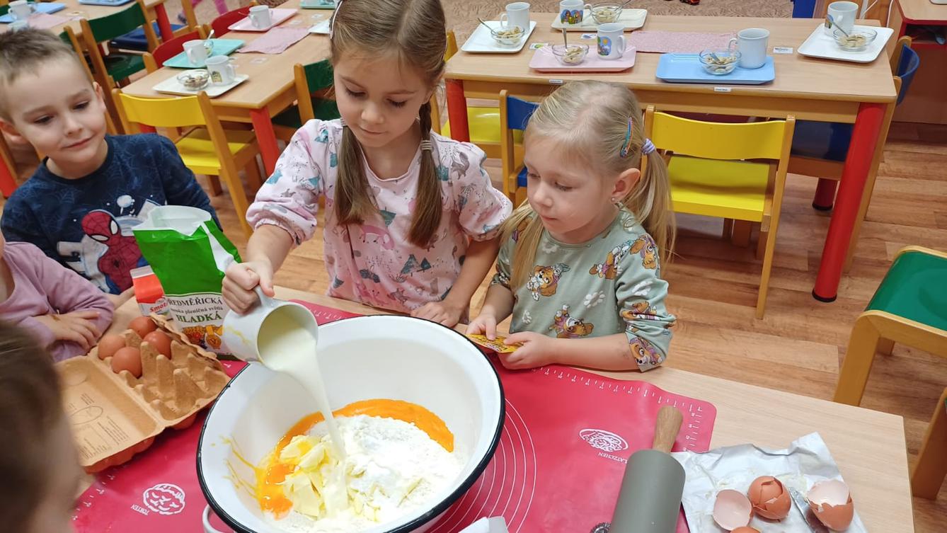 pečení svatomartinských rohlíčků - 2