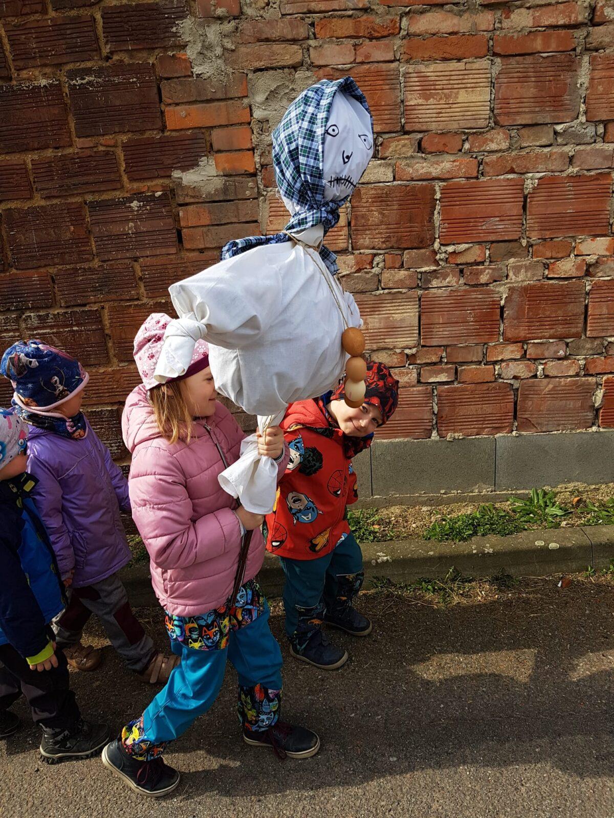 VYNÁŠENÍ  MORANY - 7