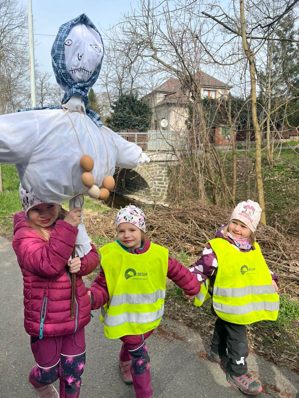 VYNÁŠENÍ  MORANY - 8