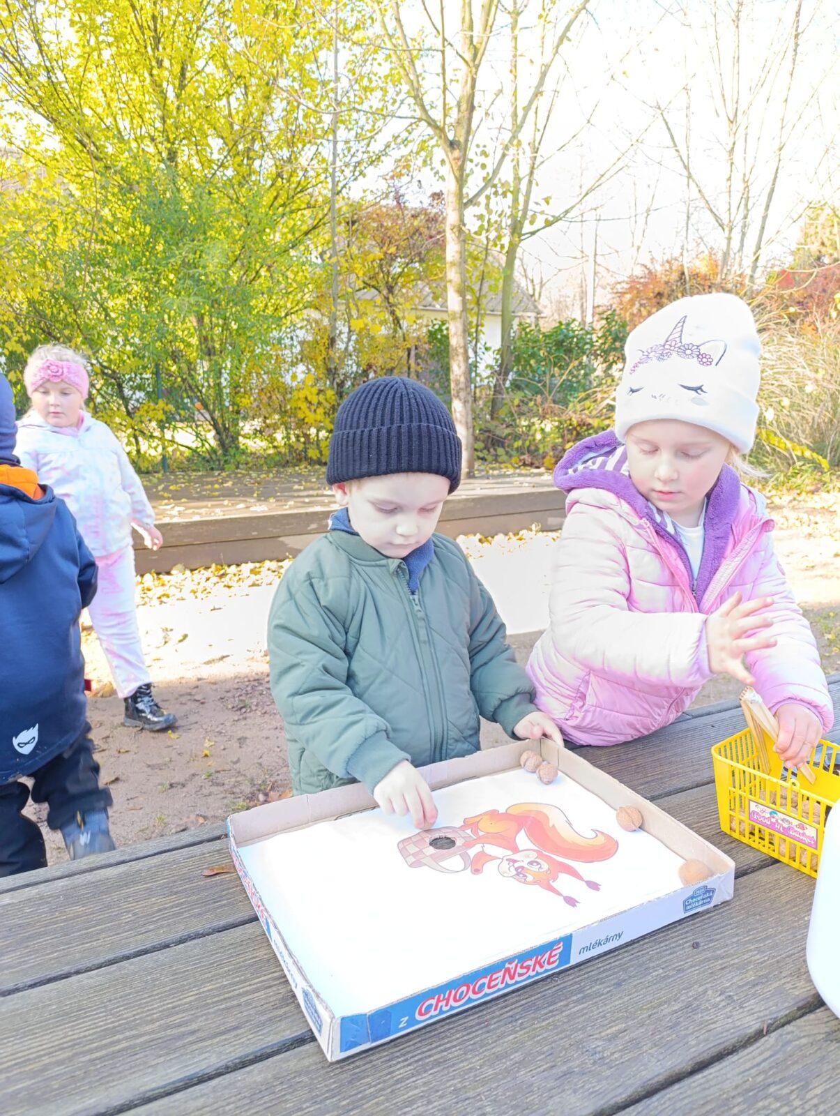 podzimní hry na zahradě - 4