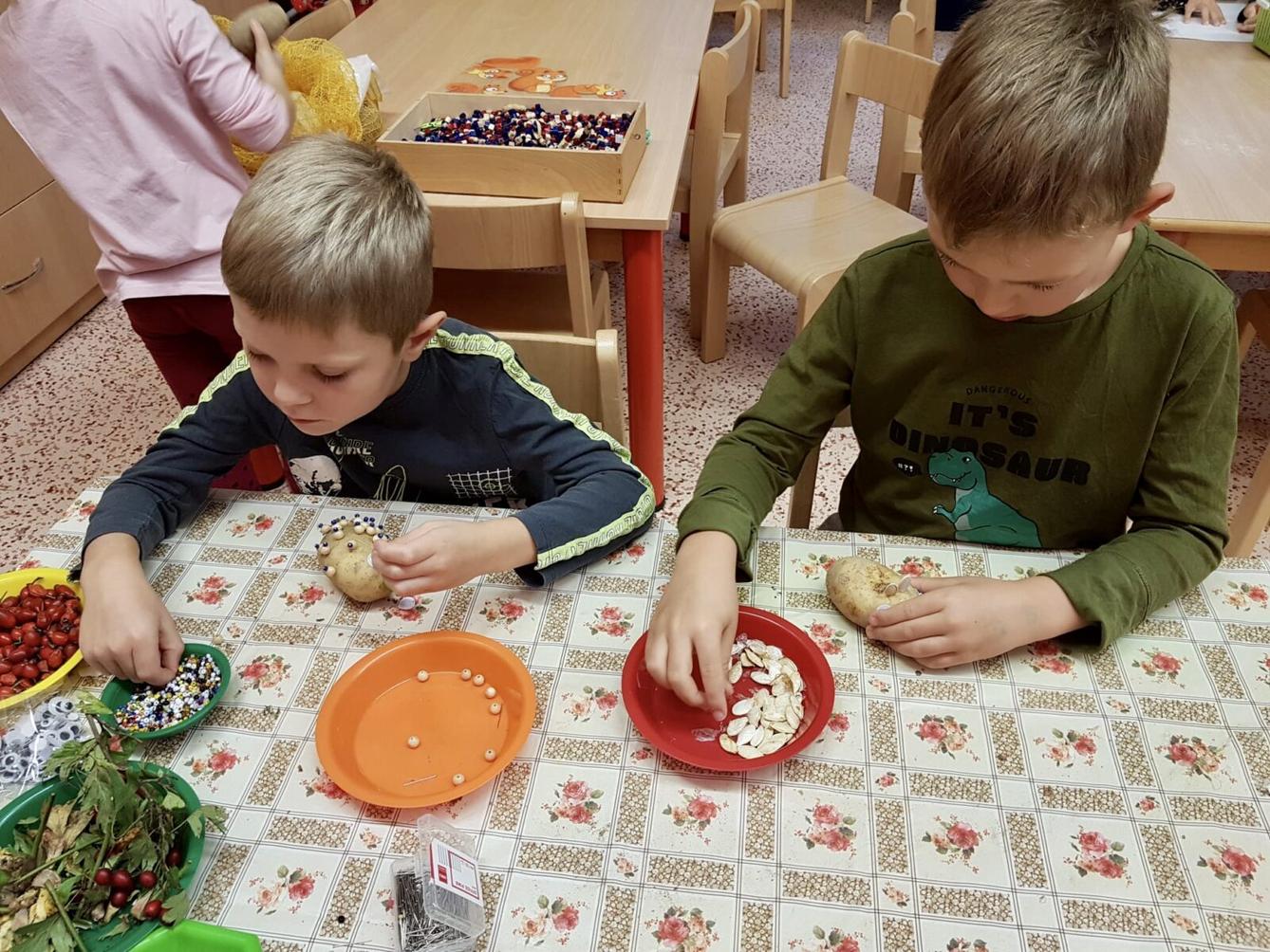 SOVIČKY: ,,LISTÍ ŽLOUTNE, POLETUJE" - 13