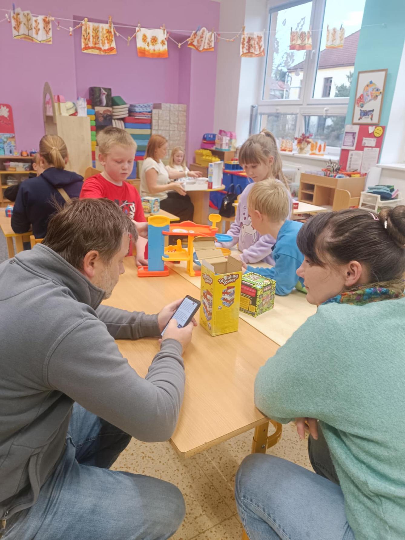 VÝROBA SVÍČEK - DRUŽINKY 1.a 2. oddělení - 10