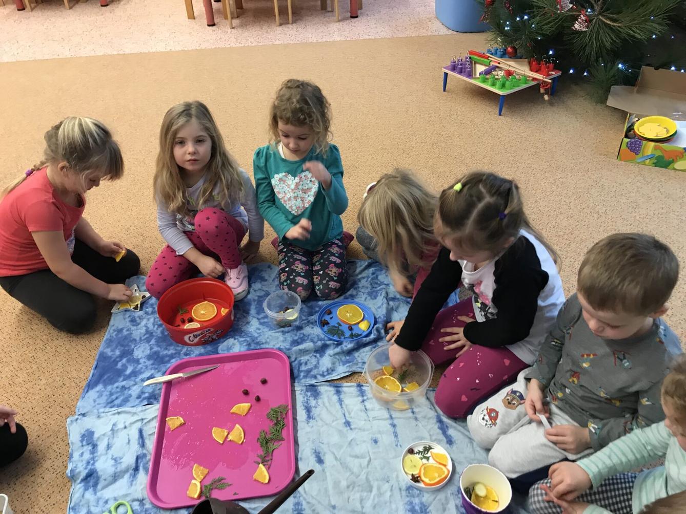 SOVIČKY: ,,VOŇAVÉ OZDOBY Z LEDU" - 12