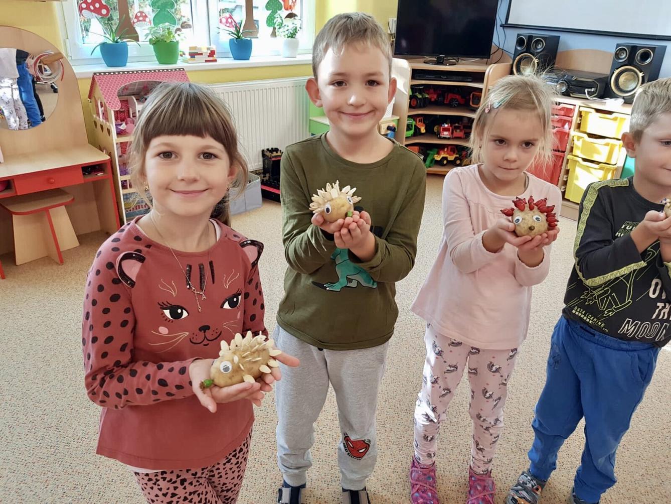 SOVIČKY: ,,LISTÍ ŽLOUTNE, POLETUJE" - 15