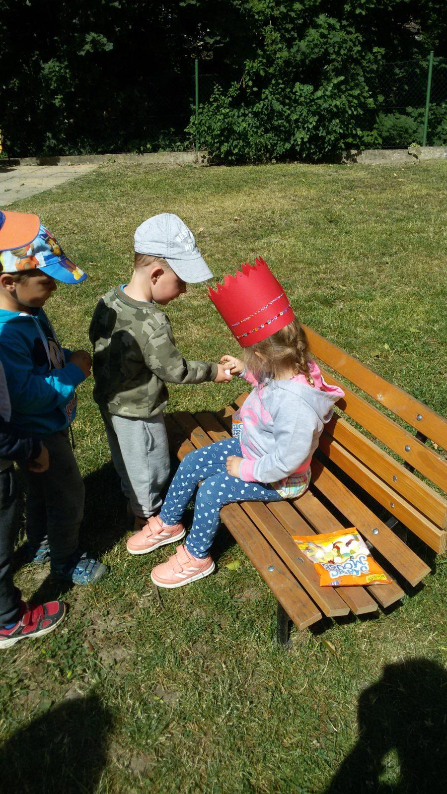 Broučci slaví: Sofinka měla narozeniny - 12