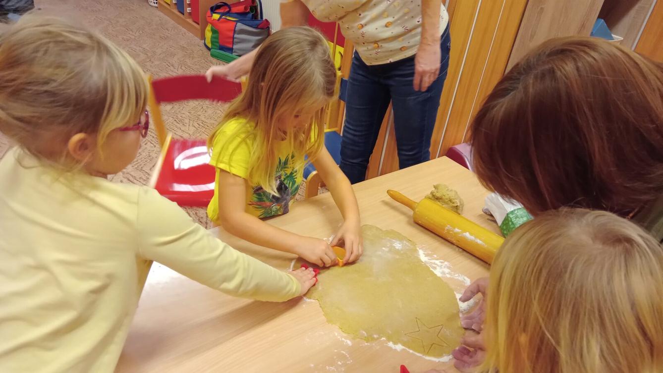 Pečení perníčků - 2