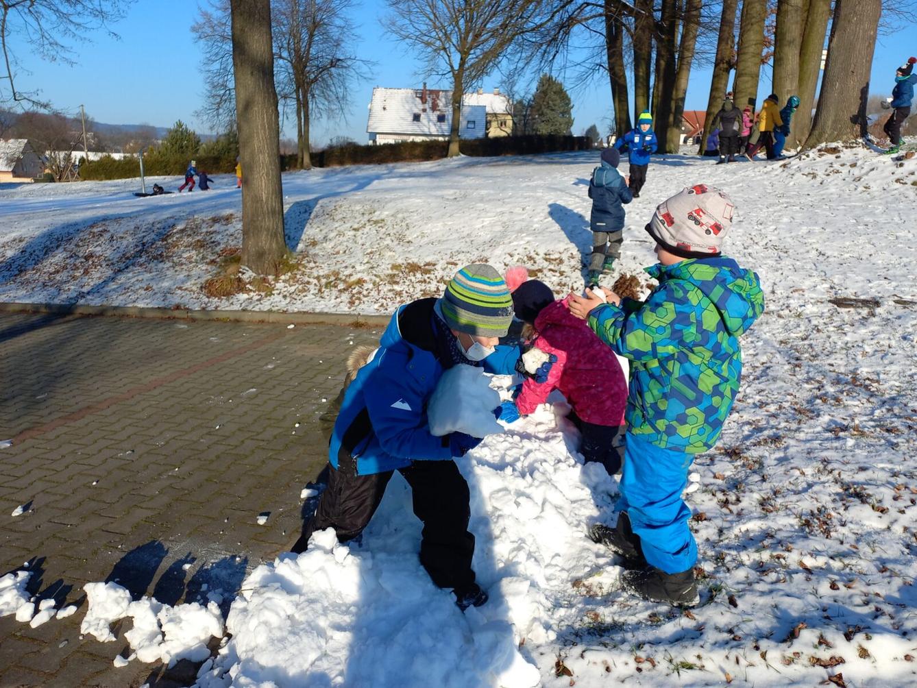 Prvňáčci - tělocvik na sněhu - 7