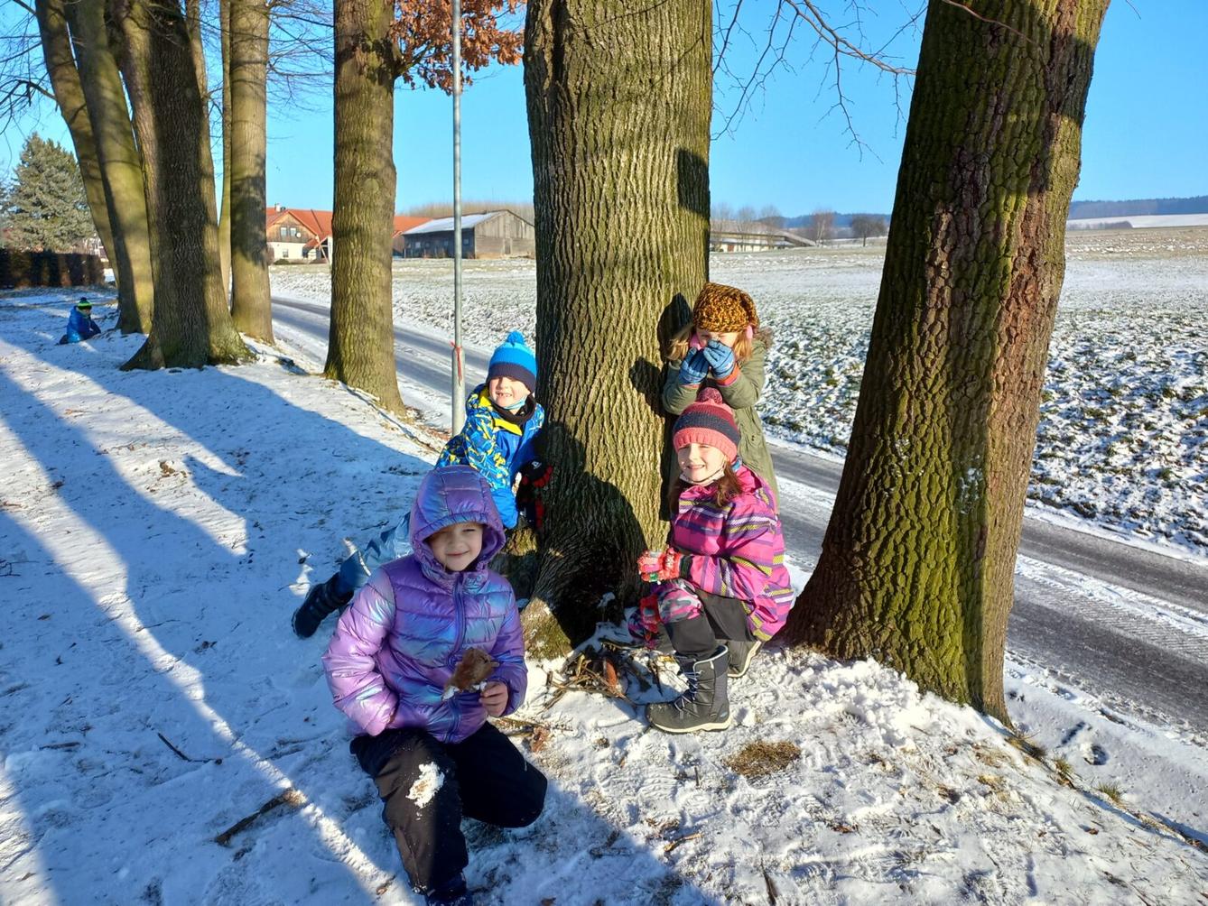 Prvňáčci - tělocvik na sněhu - 9