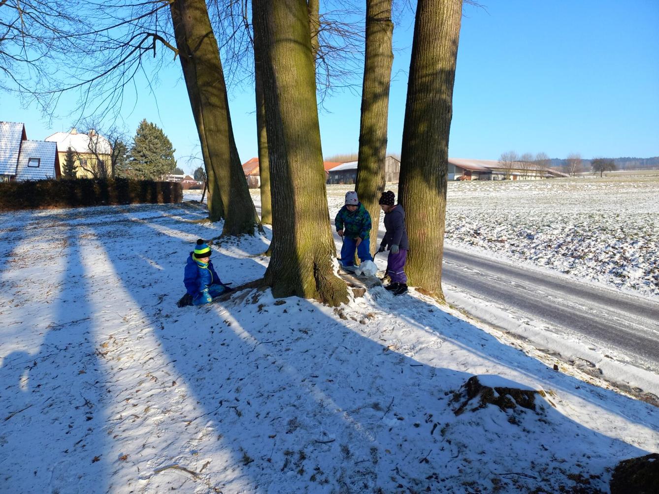 Prvňáčci - tělocvik na sněhu - 10