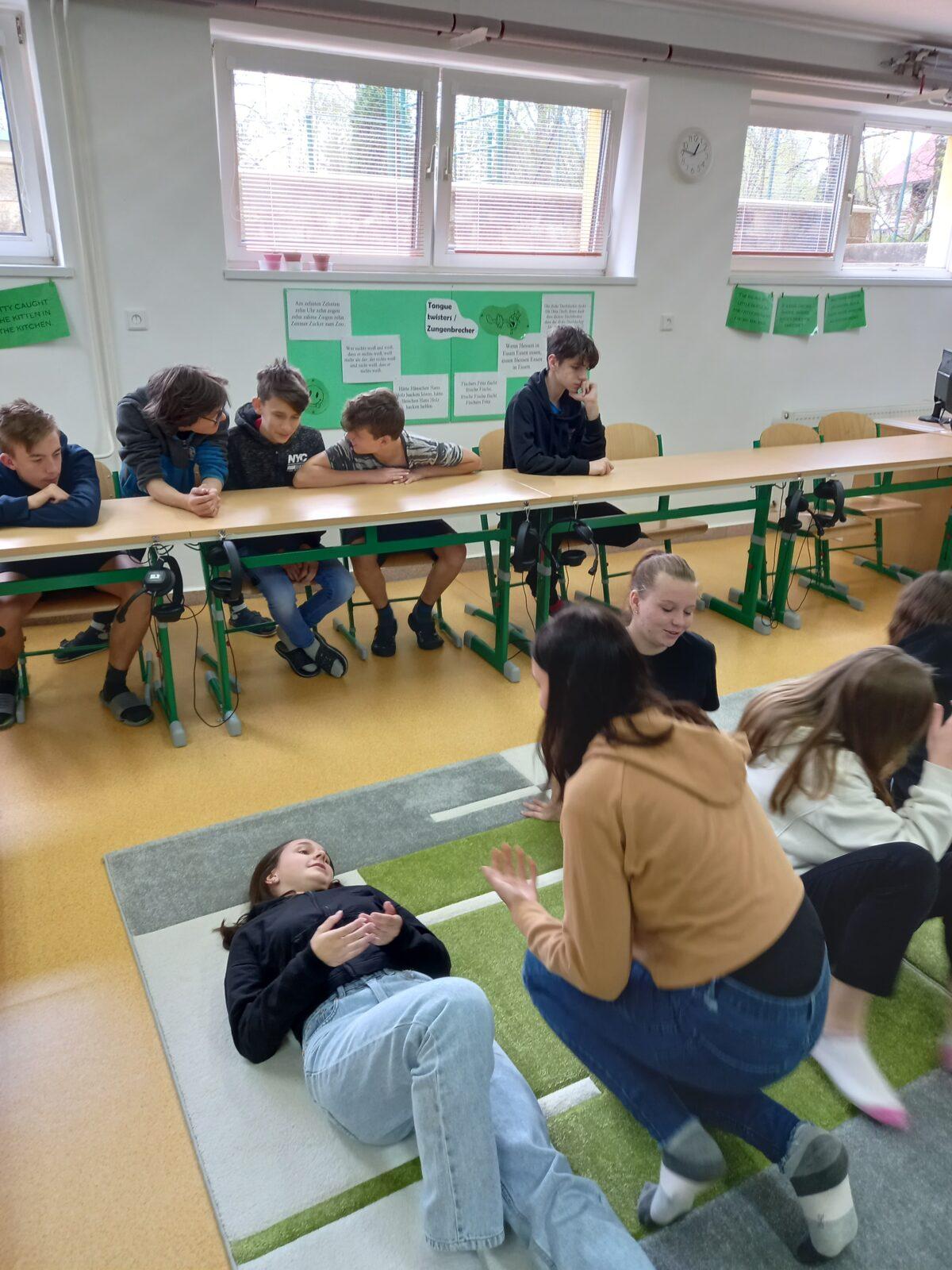 1. pomoc v 8. třídách - 8