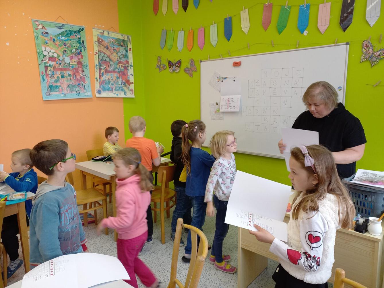 Prvňáčci pečou pro maminky - 9