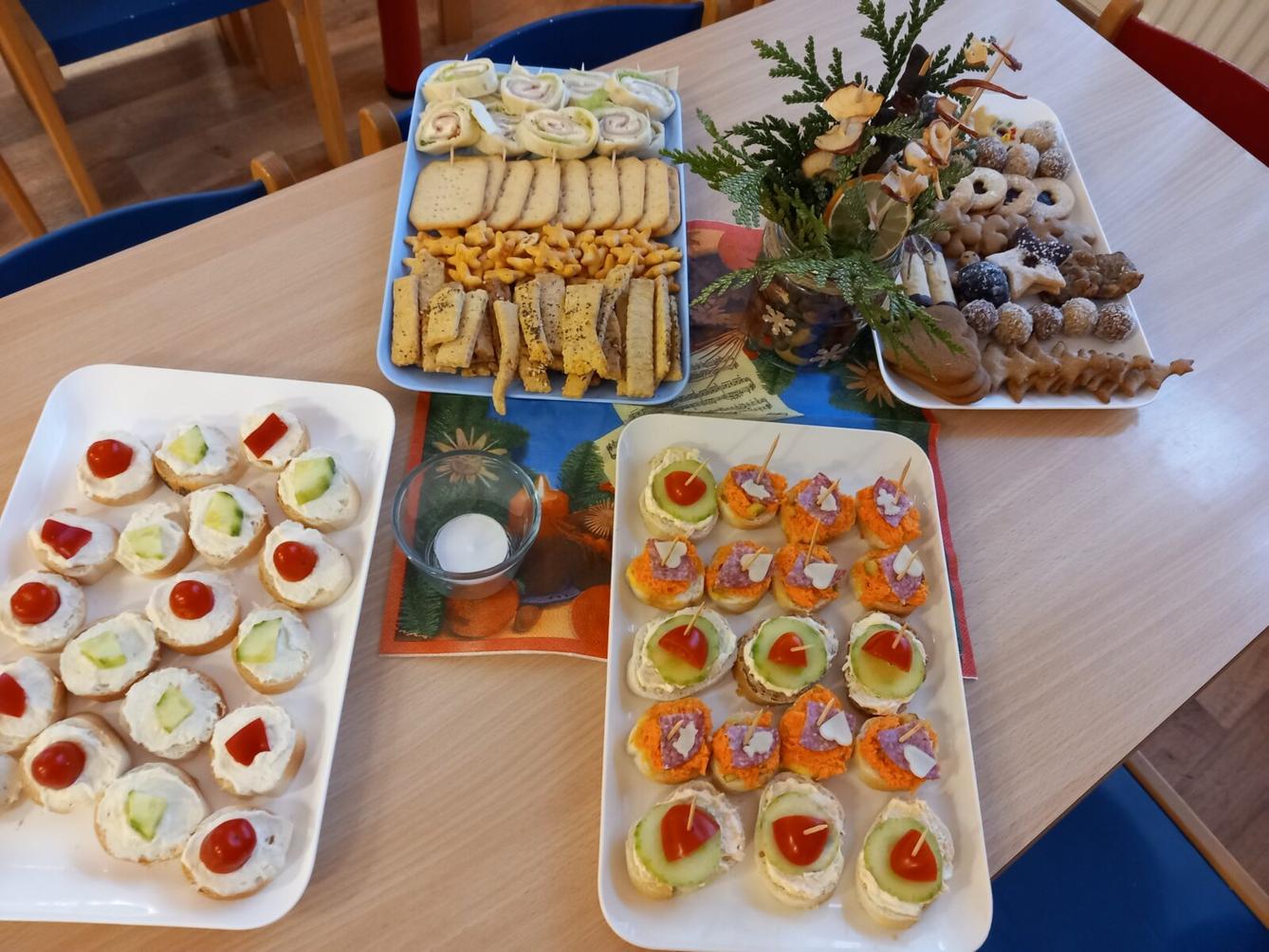 Vánoční setkání s rodiči - společné tvoření, hledání vánočního pokladu, zpívání koled, ochutnávka cukroví a punče... - 3