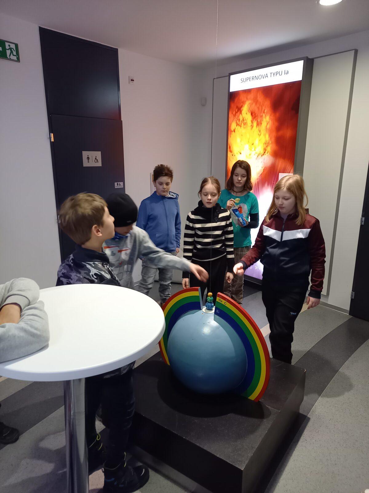 5. třída v Planetáriu v Hradci Králové - 11