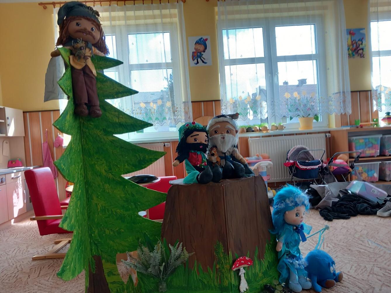 Divadélko U dvou sluncí- „Se skřítky do lesa“ - 13