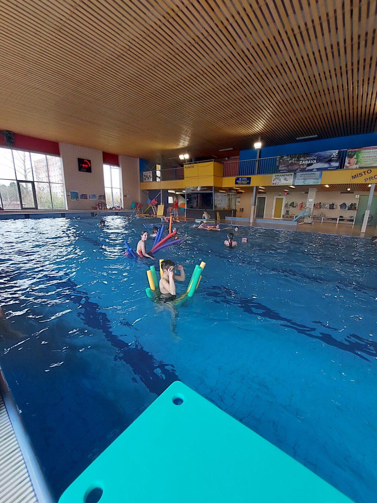 Závěrečná lekce plavání - 1. A,1.B + 5. třída - 9