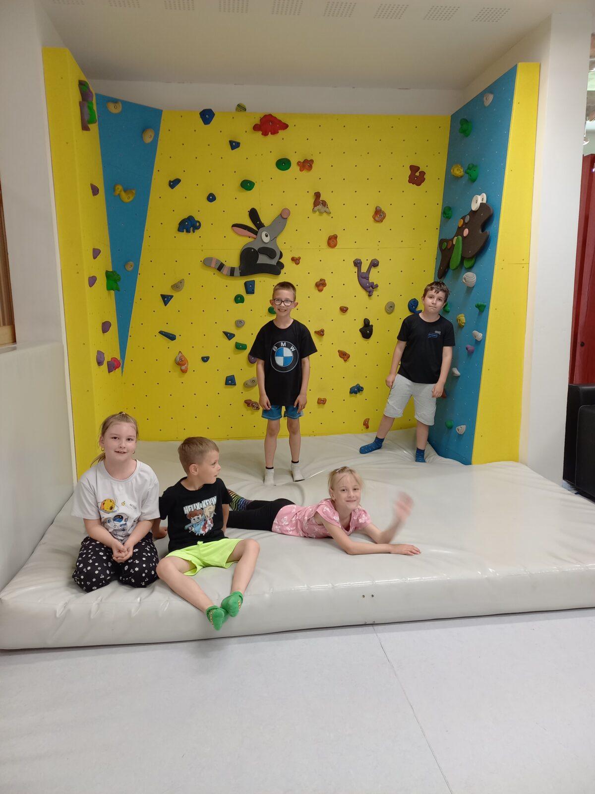 Prvňáčci na výletě ve Skipi - 8