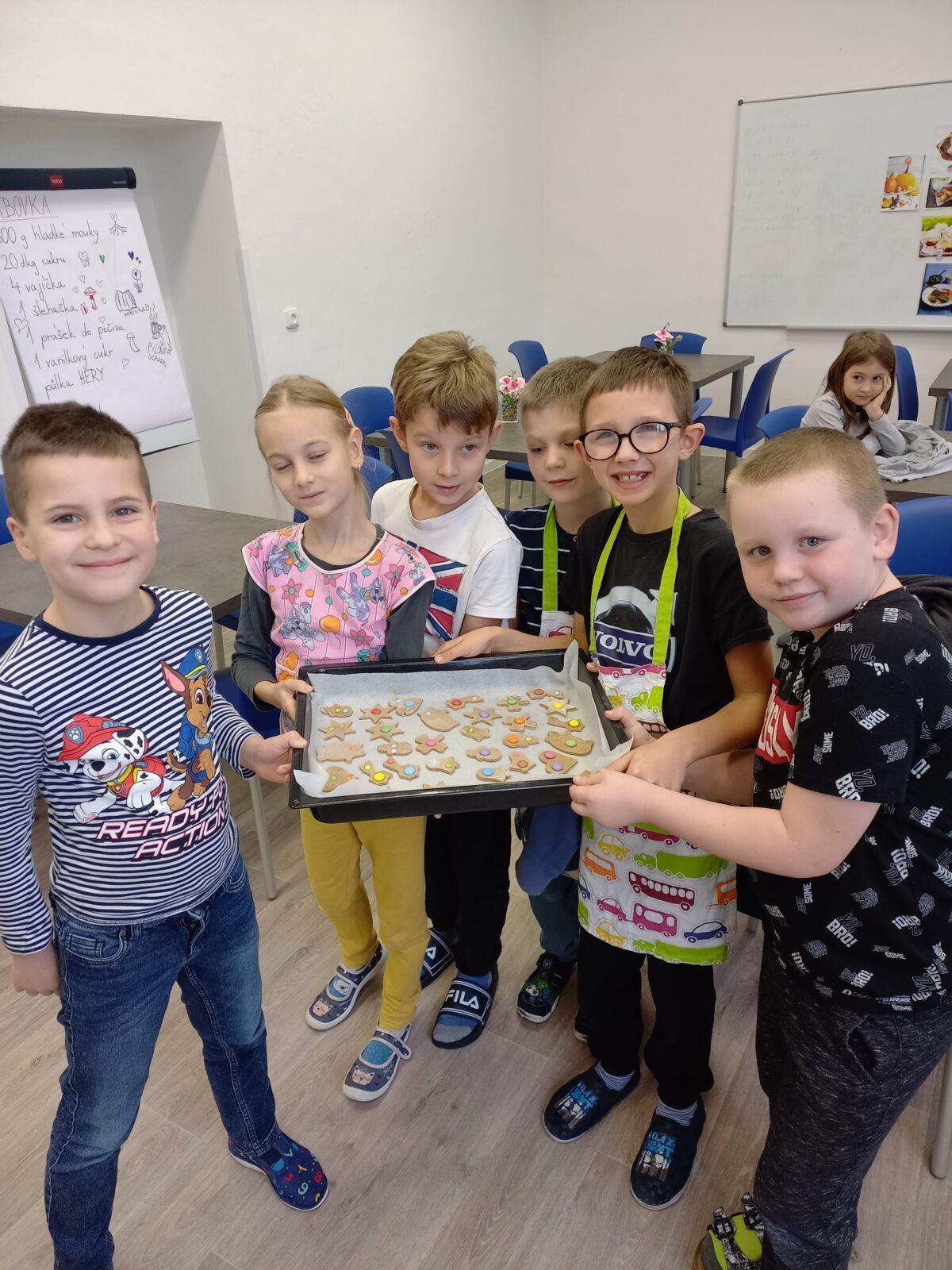 Druháčci pečou perníčky - 7