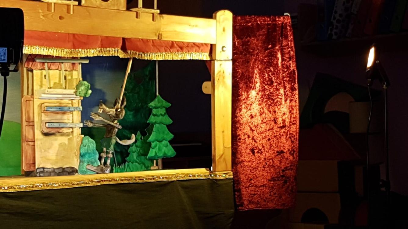 loutkové divadlo: ,,neposlušná kůzlátka" - 2