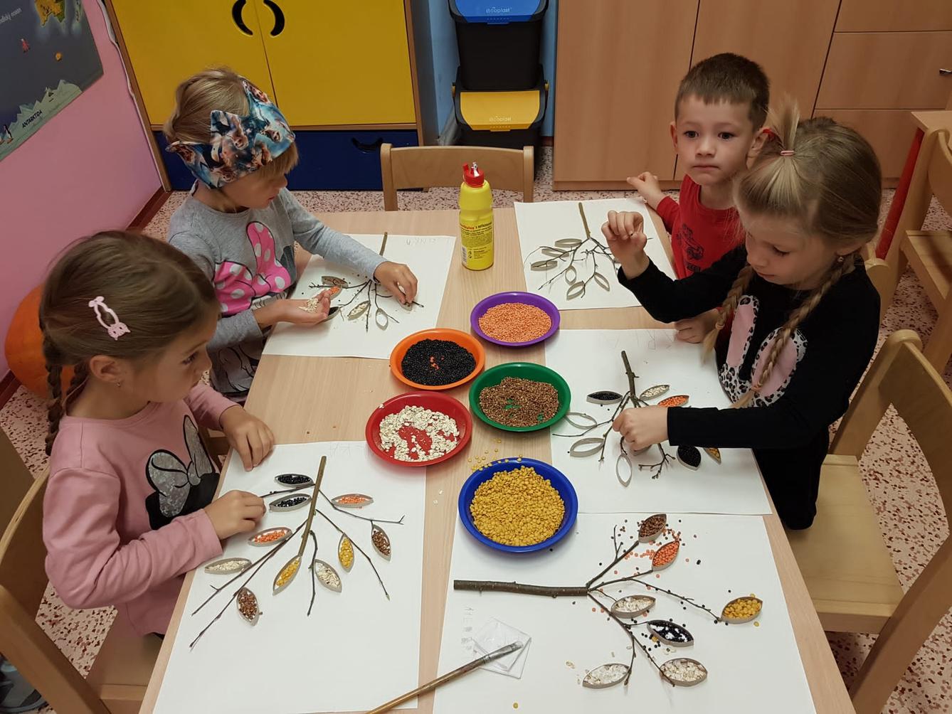 SOVIČKY: ,,LISTÍ ŽLOUTNE, POLETUJE" - 19