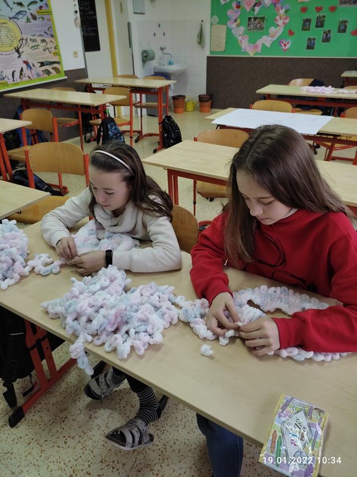 PLETEME NÁKRČNÍKY :) - 2