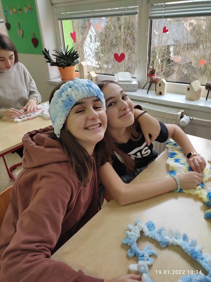 PLETEME NÁKRČNÍKY :) - 4