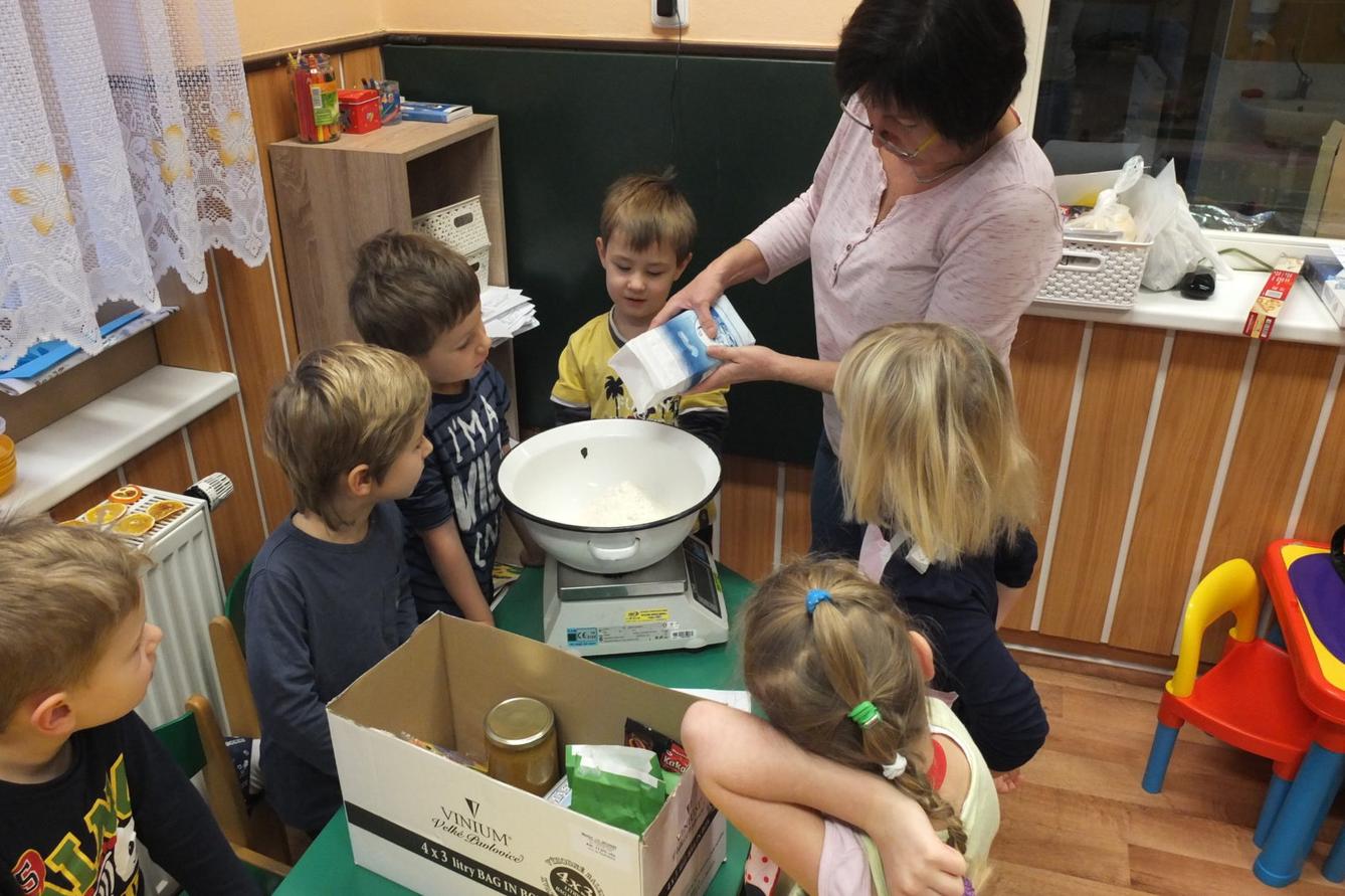 Pečení perníčků 2017 - 2