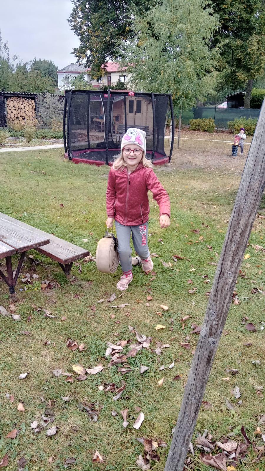 Návštěva dobrovolných hasičů v naší školce... - 7