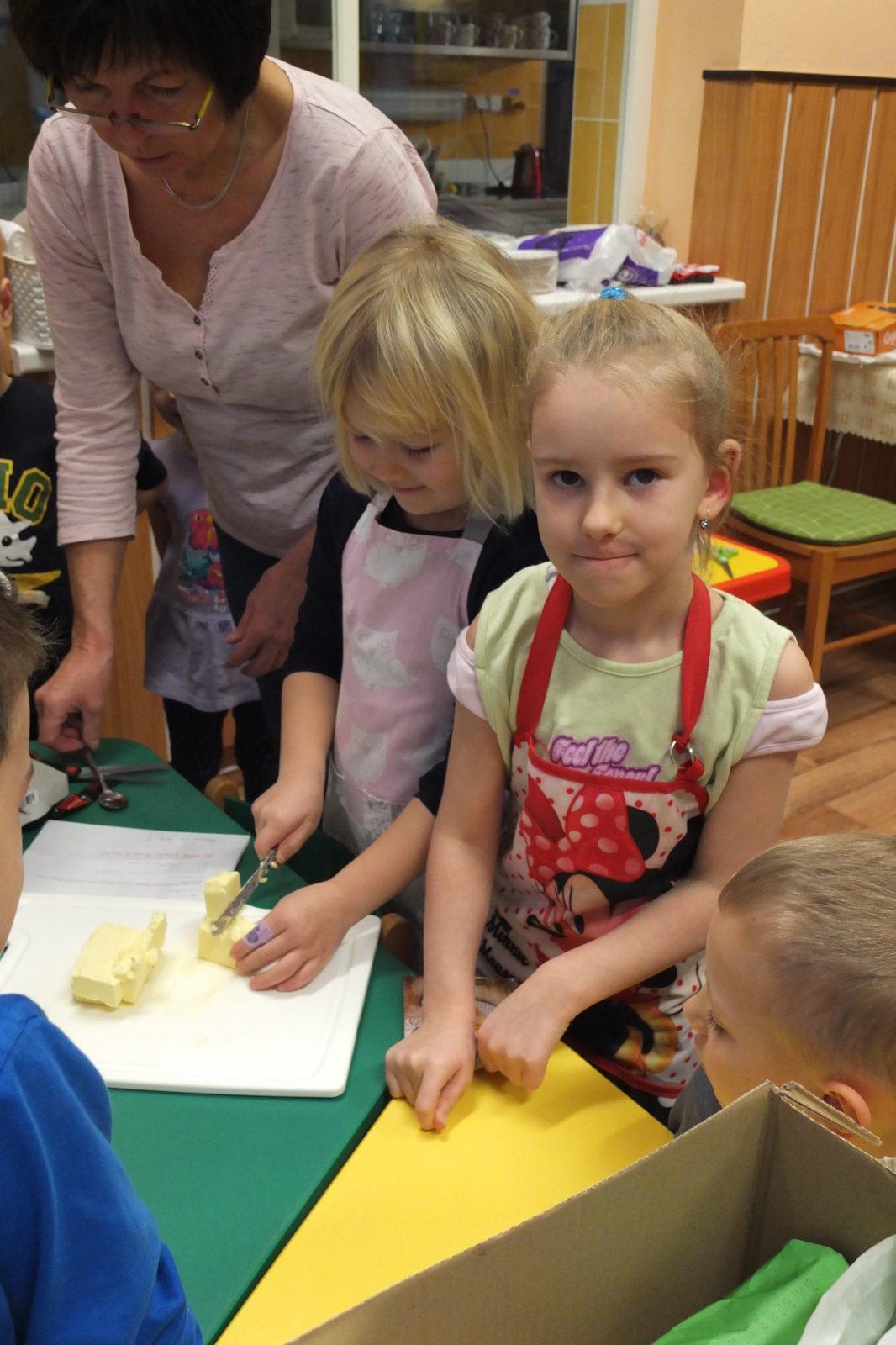 Pečení perníčků 2017 - 8