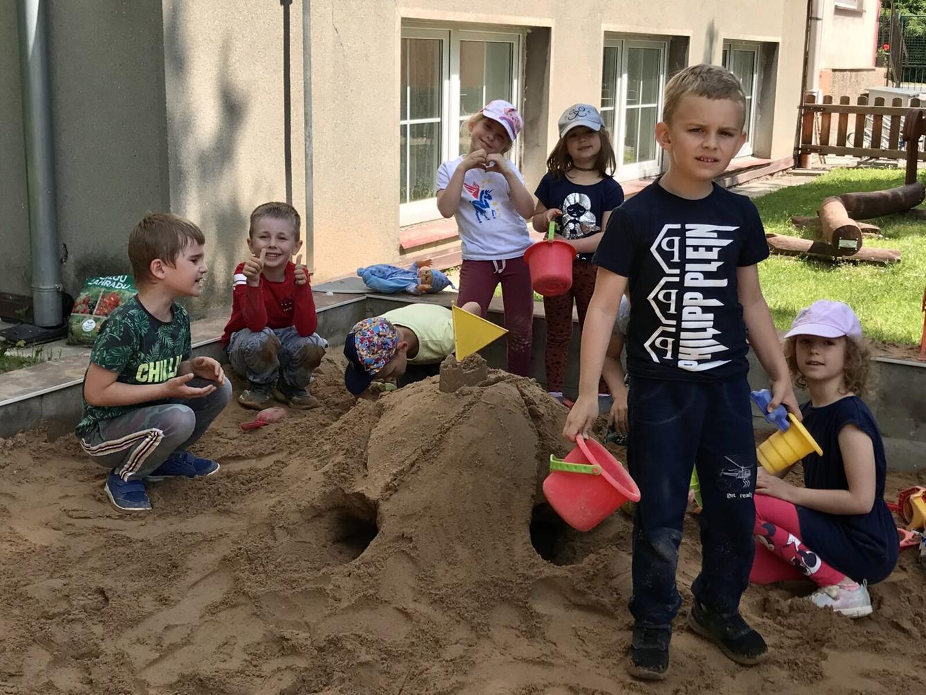 SOVIČKY: ,,DĚTI MAJÍ SVÁTEK" - 25