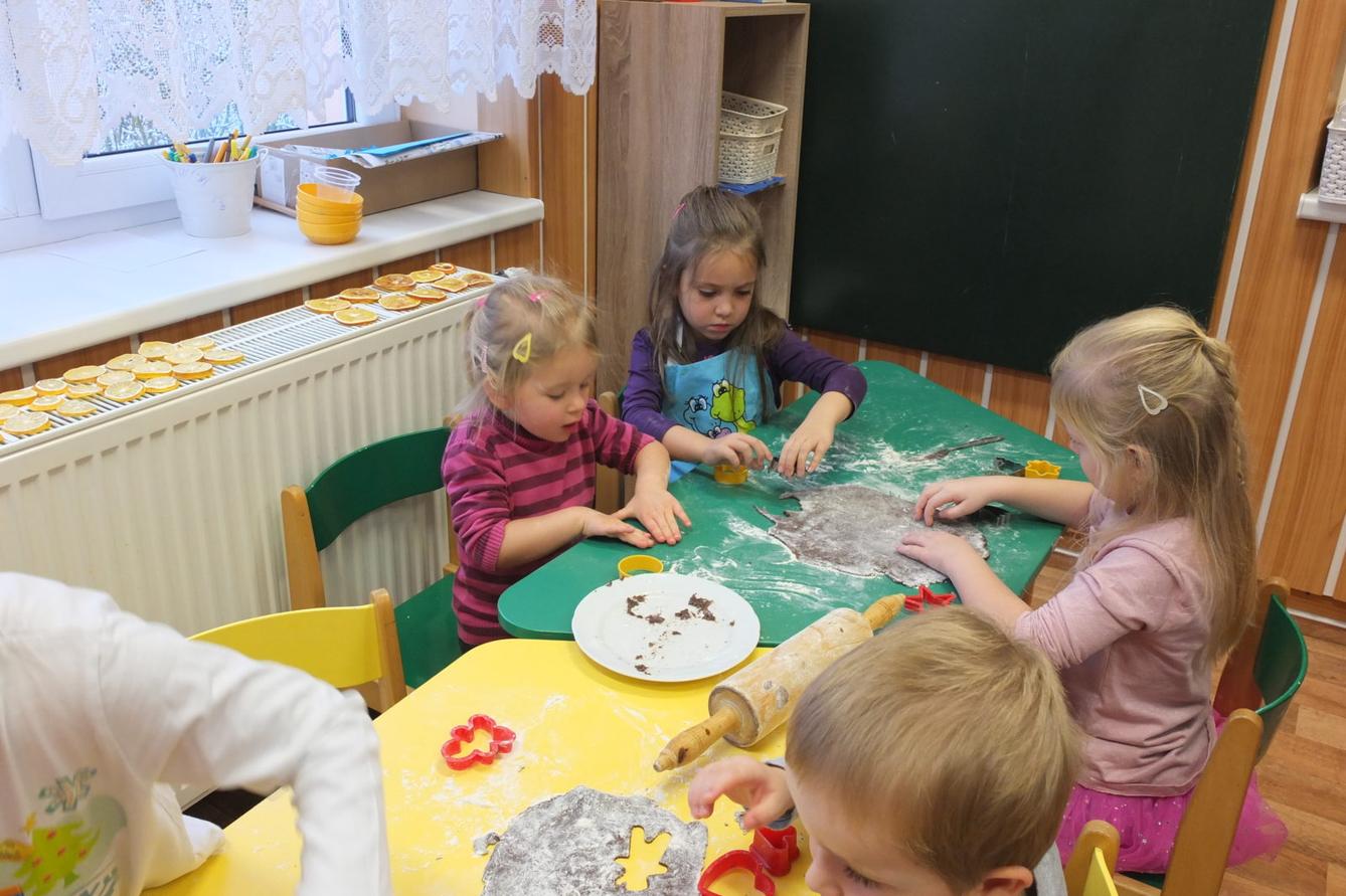 Pečení perníčků 2017 - 31