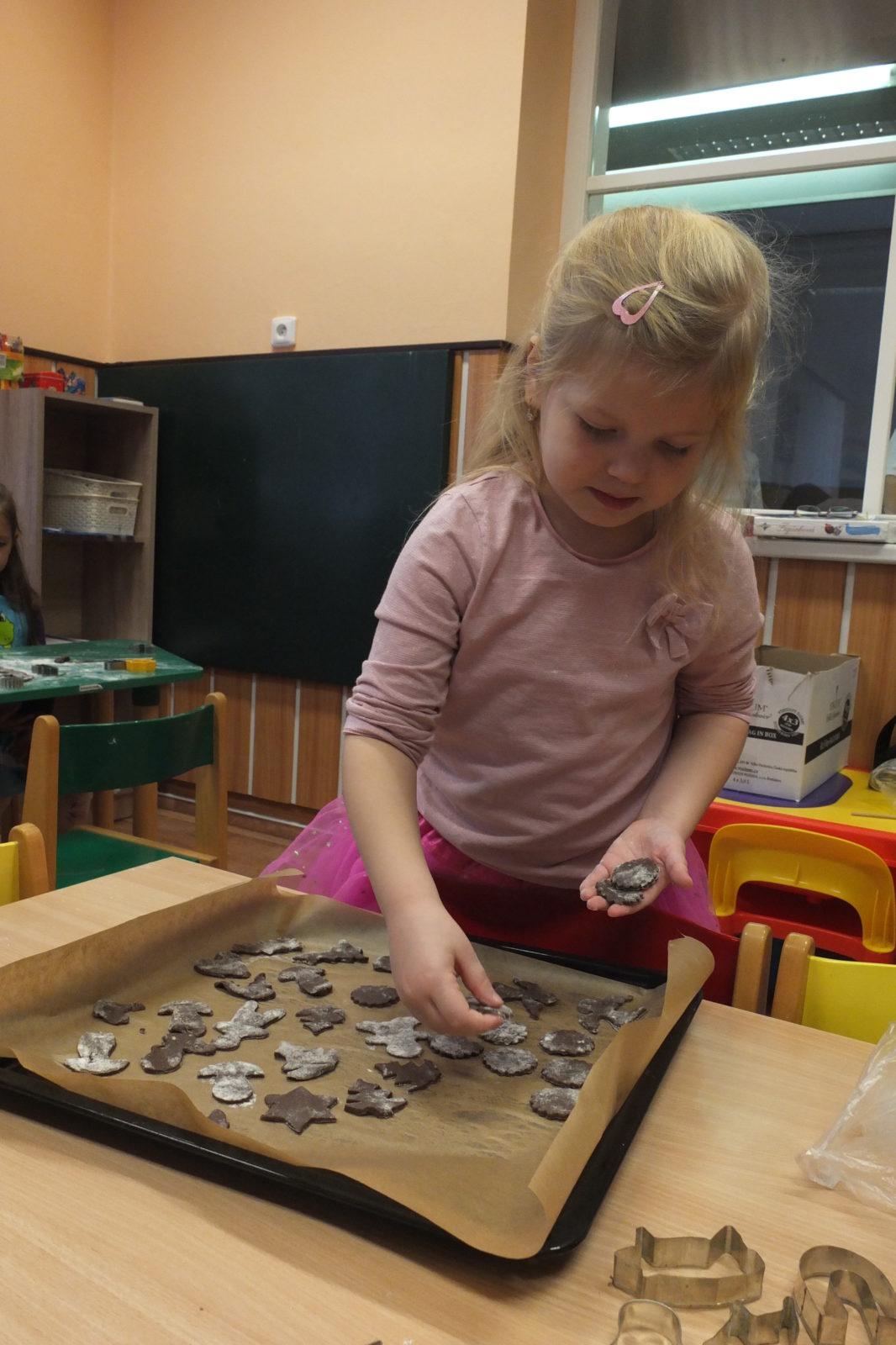 Pečení perníčků 2017 - 32