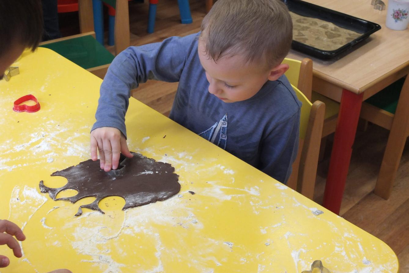 Pečení perníčků 2017 - 34