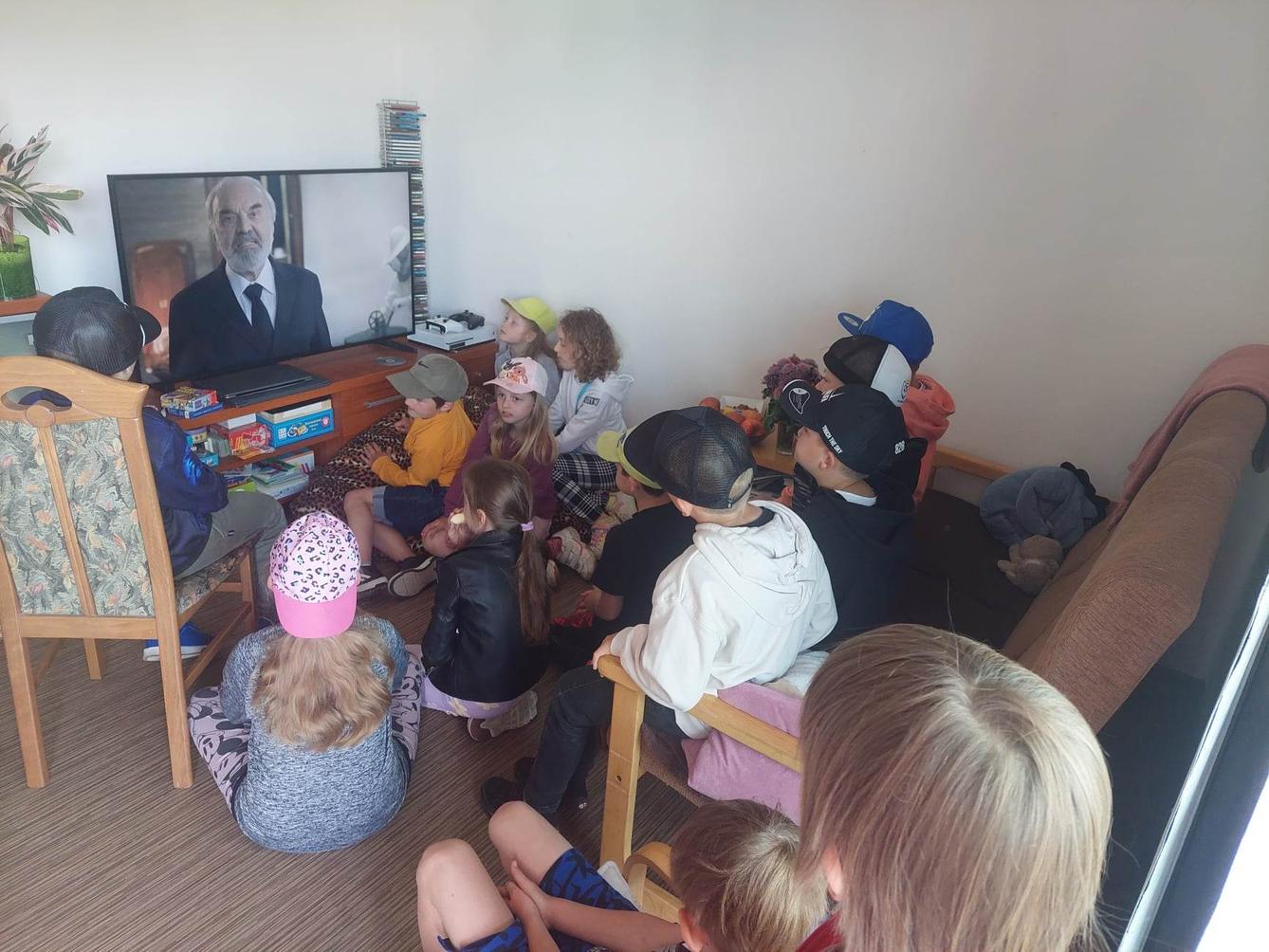 Návštěva prvňáků u včelaře - 19