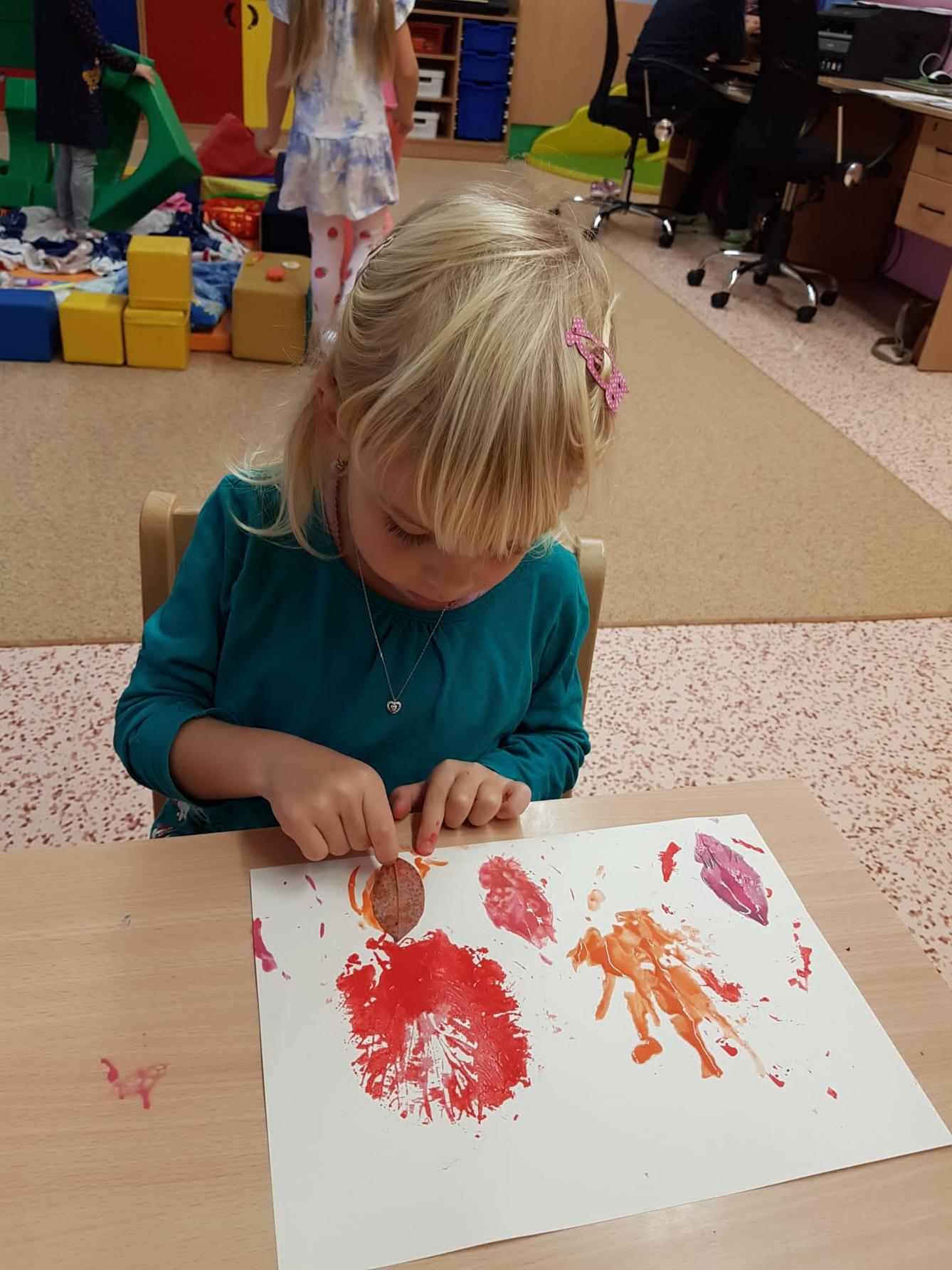 SOVIČKY: ,,LISTÍ ŽLOUTNE, POLETUJE" - 50