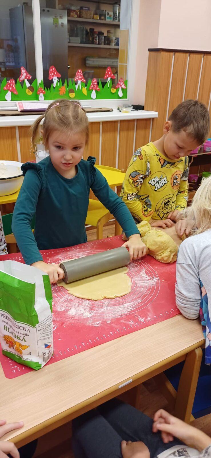 pečení svatomartinských rohlíčků - 7