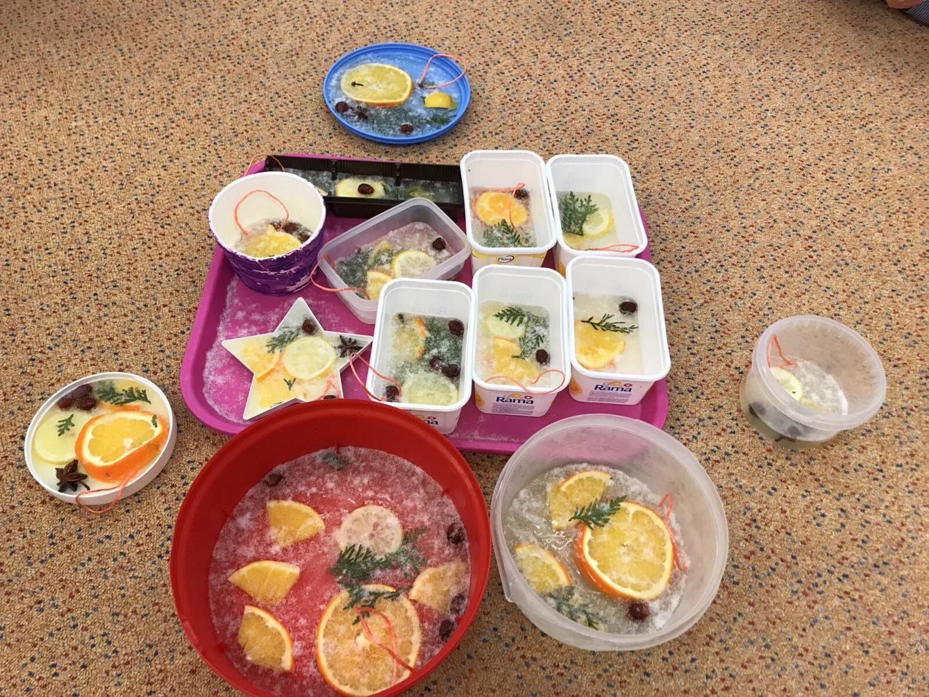 SOVIČKY: ,,VOŇAVÉ OZDOBY Z LEDU" - 21