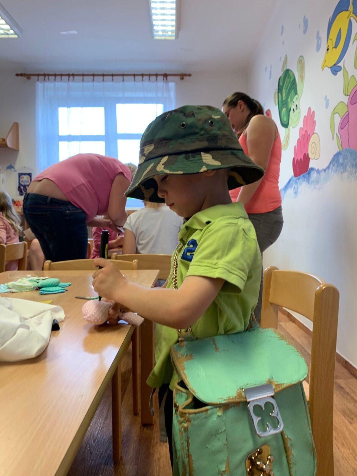 besídka pro rodiče + roztančená školka - 8