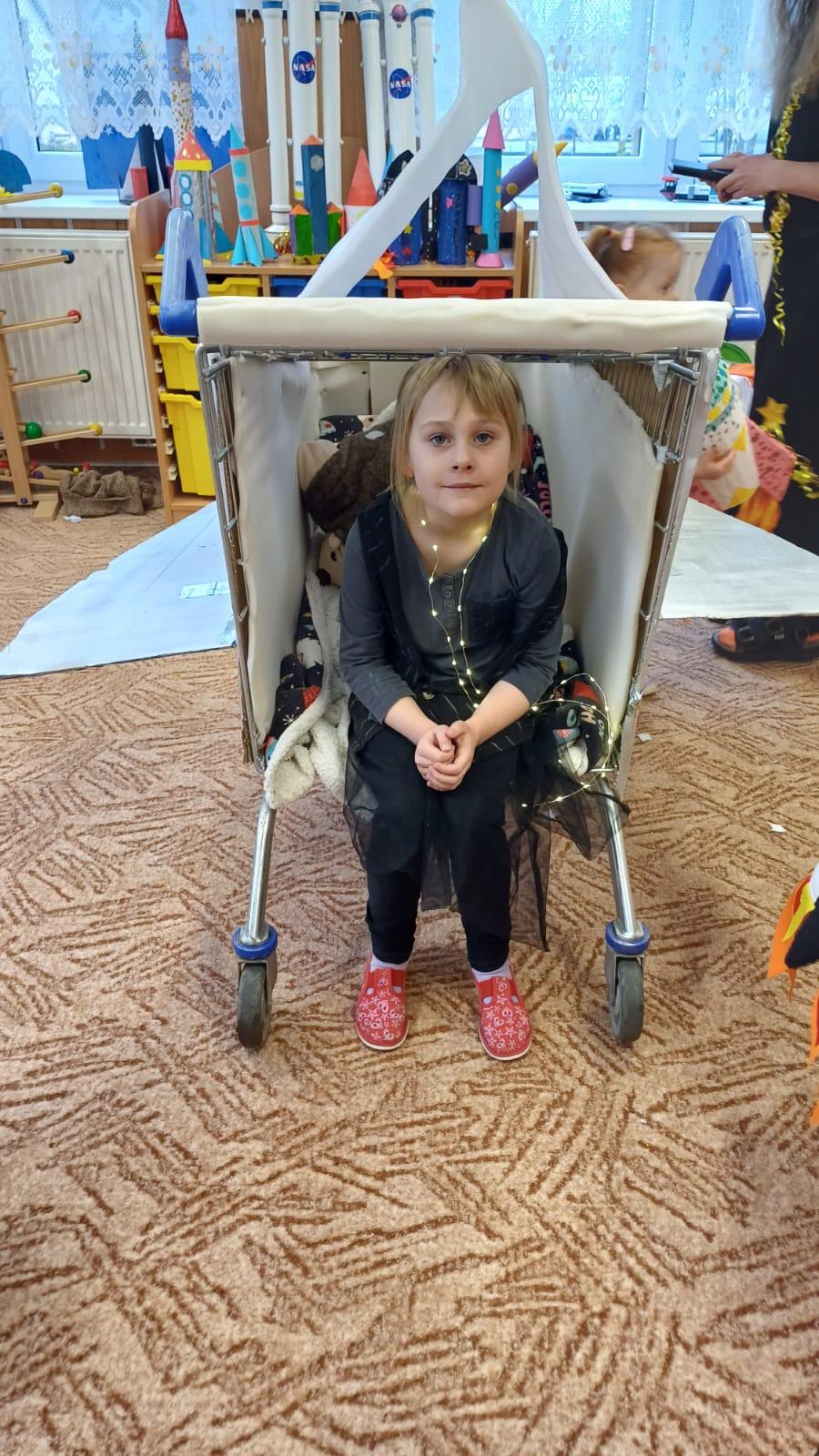 karneval na téma vesmír + přehlídka raket - 29