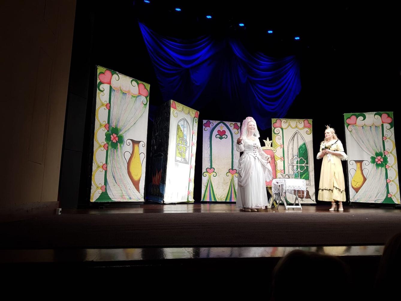 NÁVŠTĚVA DIVADLA: ,,ČERTŮV ŠVAGR" - 8