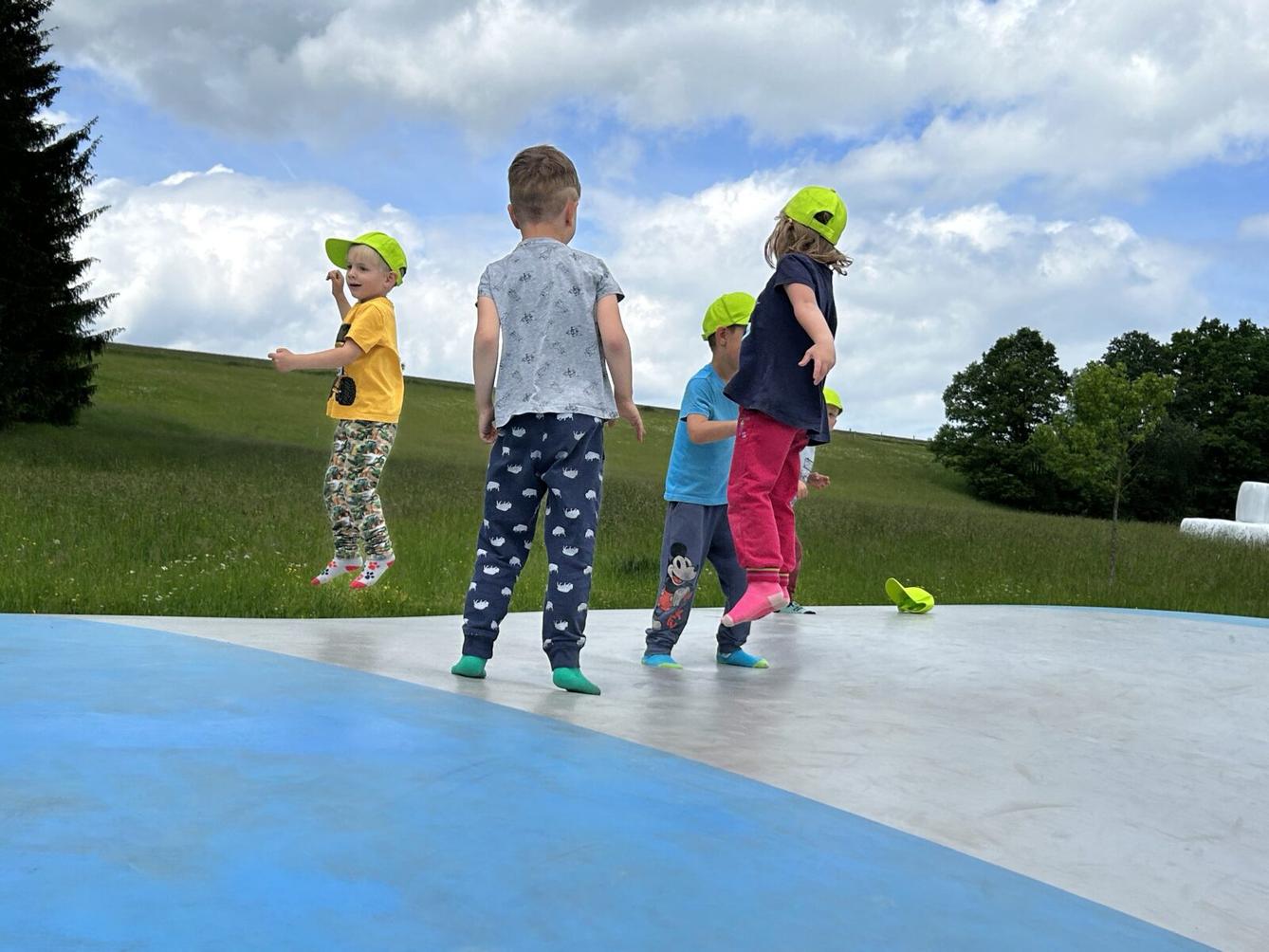 VÝLET NA BABIČČIN STATEK - 103