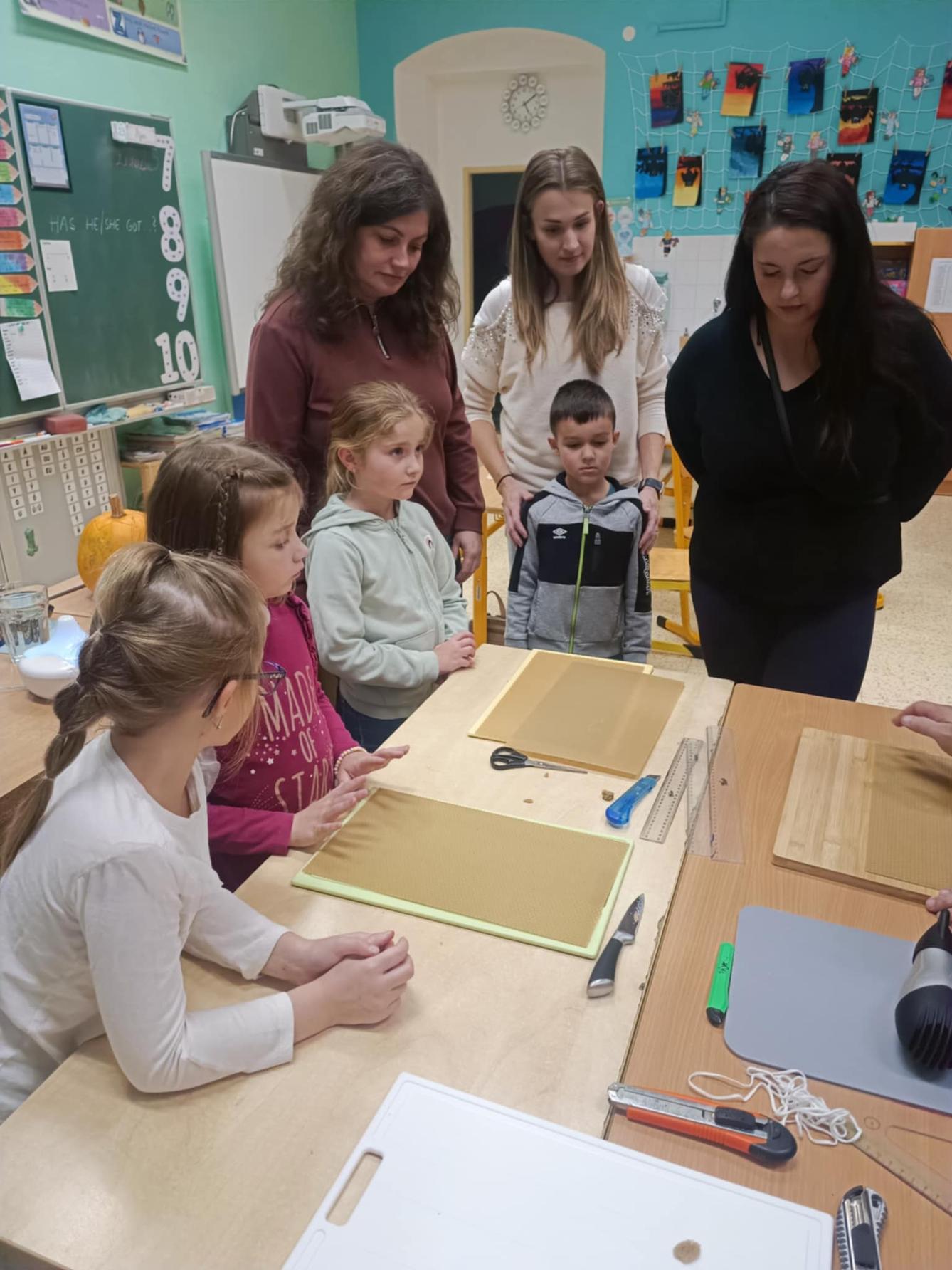 VÝROBA SVÍČEK - DRUŽINKY 1.a 2. oddělení - 35