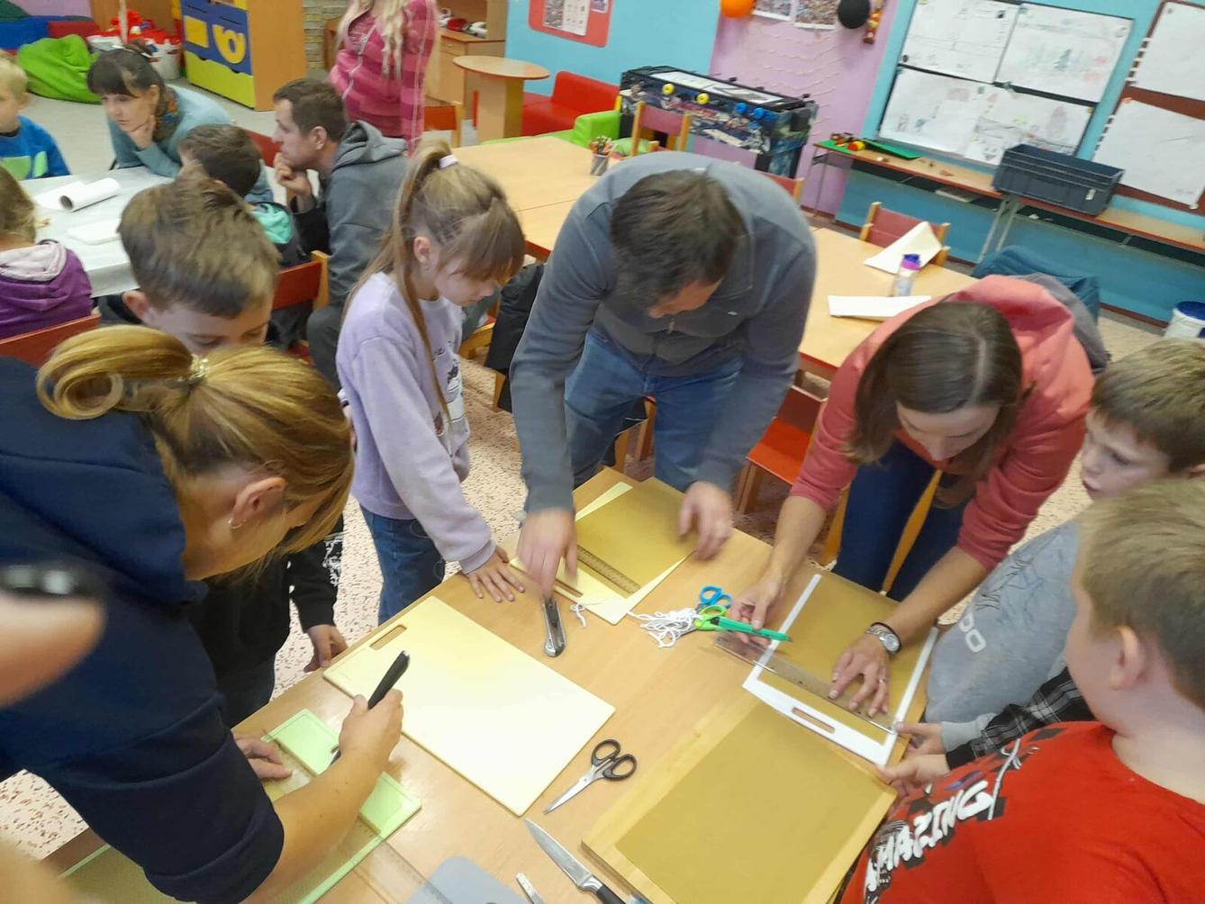 VÝROBA SVÍČEK - DRUŽINKY 1.a 2. oddělení - 36