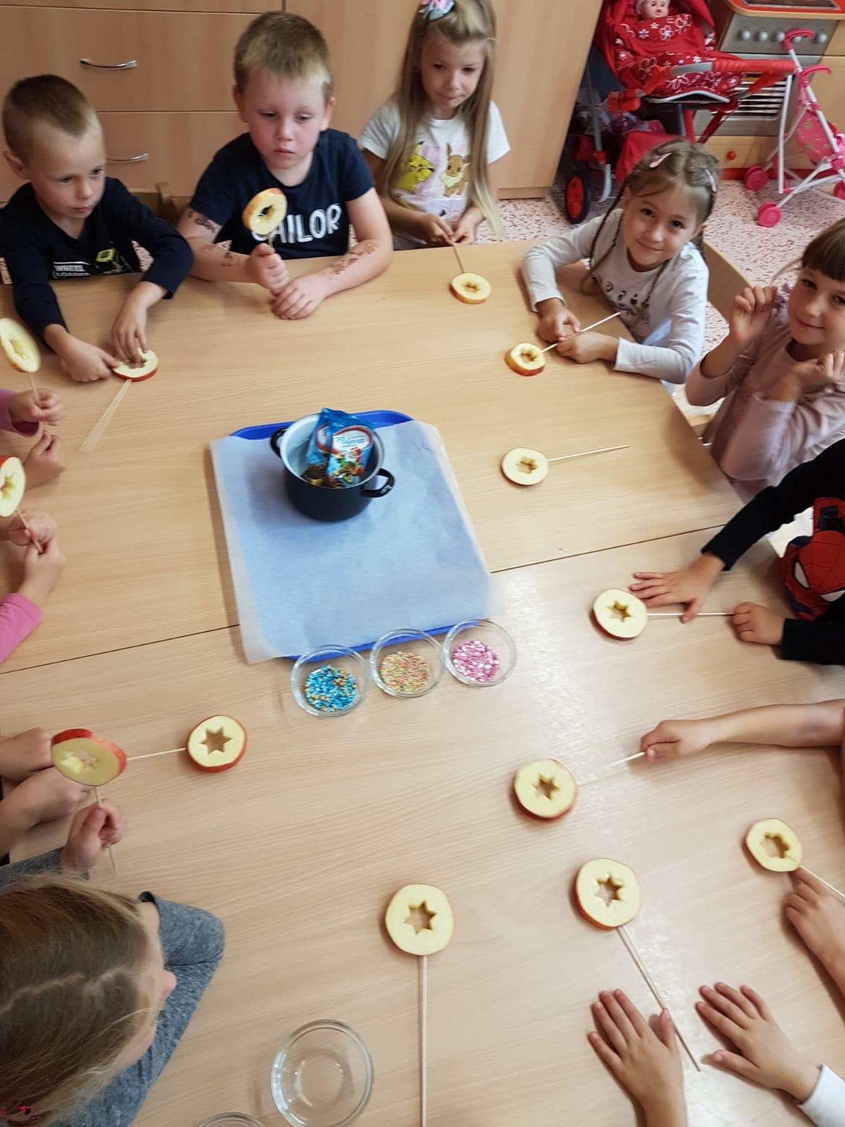 SOVIČKY: ,,ČAS JABLÍČKOVÉ VŮNĚ" - 28