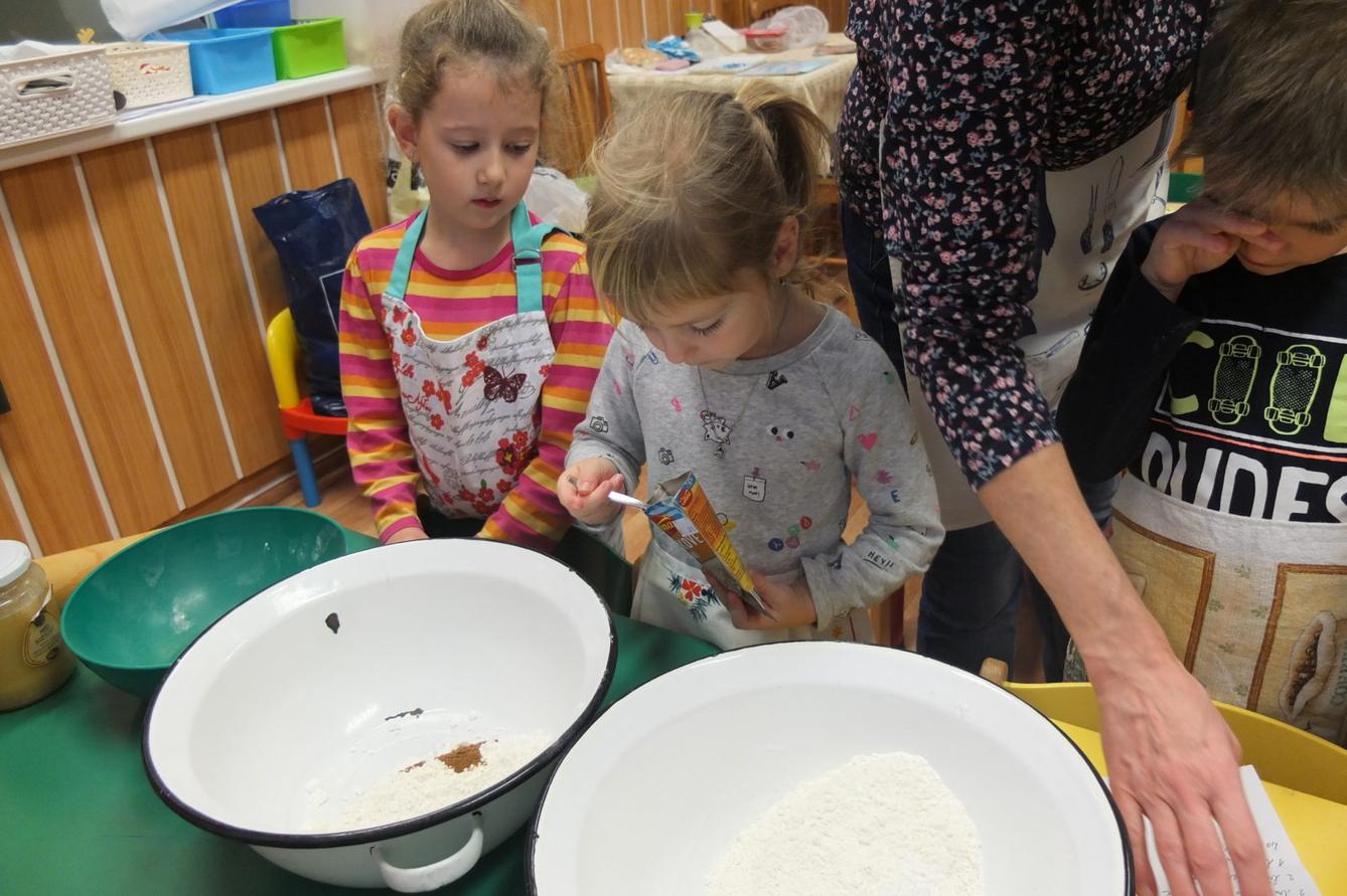 Pečení perníčků 27.11.2018 - 5