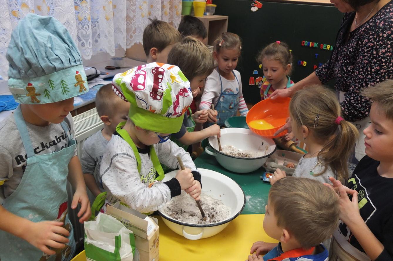 Pečení perníčků 27.11.2018 - 11