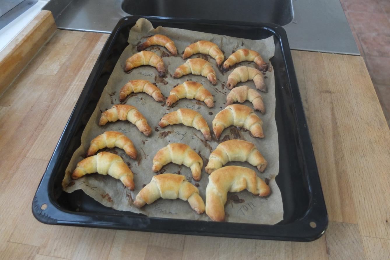 PEČENÍ SVATOMARTINSKÝCH ROHLÍČKŮ - 40